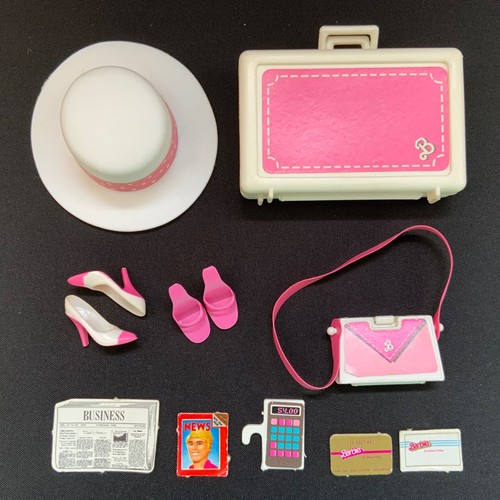Vintage barbie doll - barbie, day