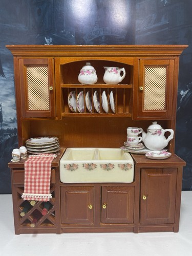 At47 dolls house - at47, scale