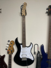 Yamaha Pacifica PAC-012 Black Indonesia Made strat Style rock electric guitar