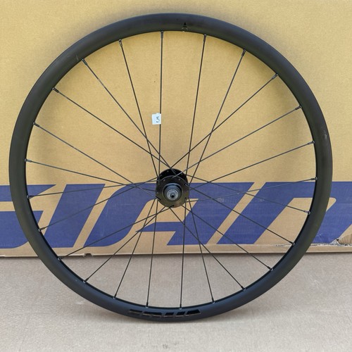 Vitus 700c road bike - road,