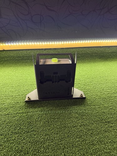 Skytrak golf simulator - golf, launch