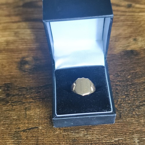 18ct yellow gold signet ring - signet,