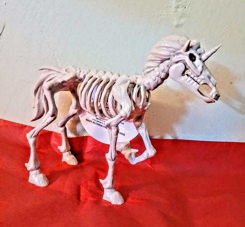 Unicorn skeleton with - unicorn, movable