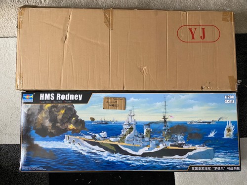 Trumpeter 200 hms rodney - 1/200,