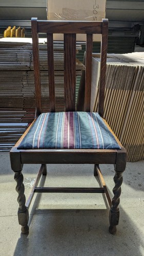 Vintage oak chair with - , barley