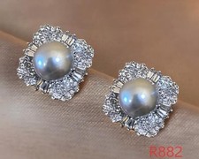 French-style minimalist silver