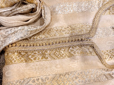 Elegant golden Jawhara