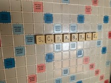 Vintage 1973 Scrabble De Luxe