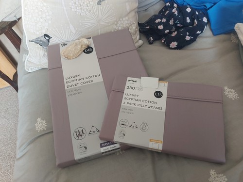 Duvet cover marks - by,