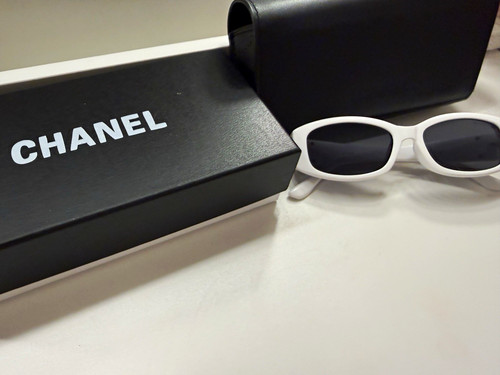 Chanel 6198 quilted oval white - quilted,
