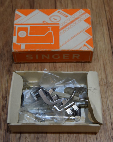 Vintage box singer accessories - vintage,