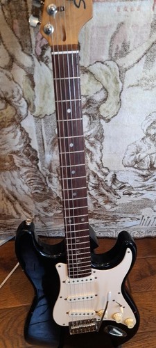 Squire strat gloss black - strat,