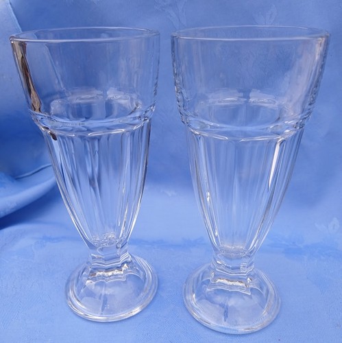 Pair clear milkshake - of,