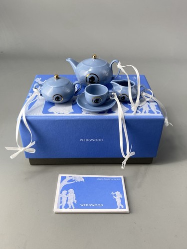 Wedgwood blue mini cameo - wedgwood,