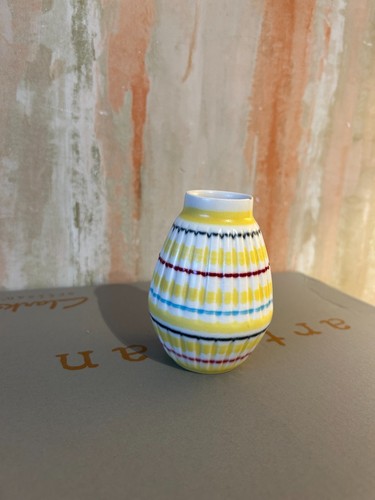 Hornsea rainbow posy vase - rainbow,
