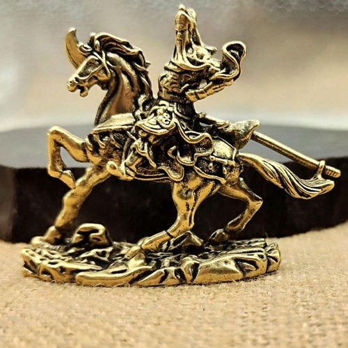 Small statue office - ,