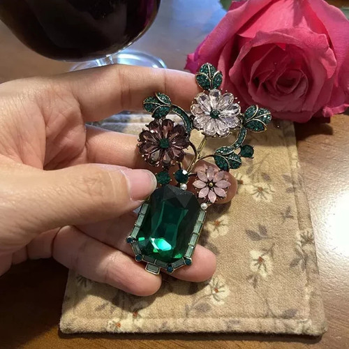 Large vintage crystal - large,