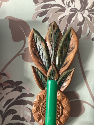 Vintage wooden pineapple - x,