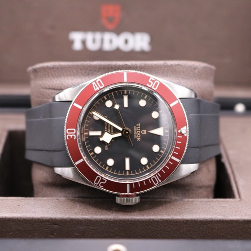 Tudor black bay red 79230r - tudor,