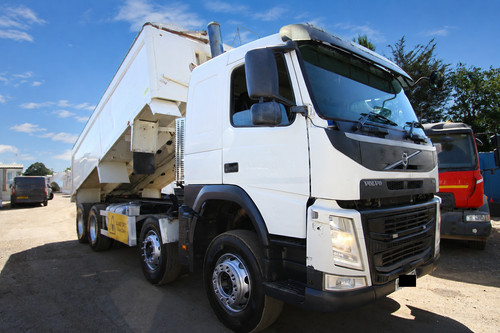 2015 volvo 460 8x4 - 2015,