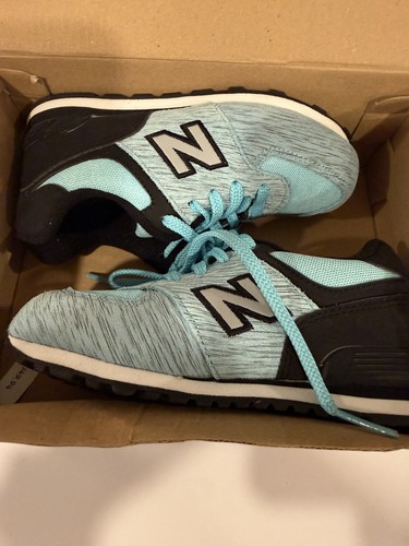 Kid sneakers new never - -new,