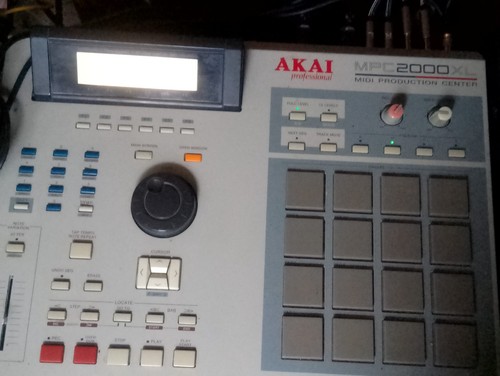 Used akai mpc - 2000, xl