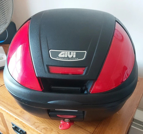 Givi top box - , +
