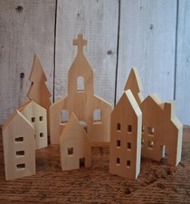 Neutral Wooden House & Tree Set, 17.5cm