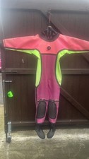 PINK AND GREEN ROHO   DRY SUIT