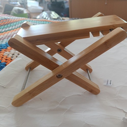 Guitar foot rest - foot,