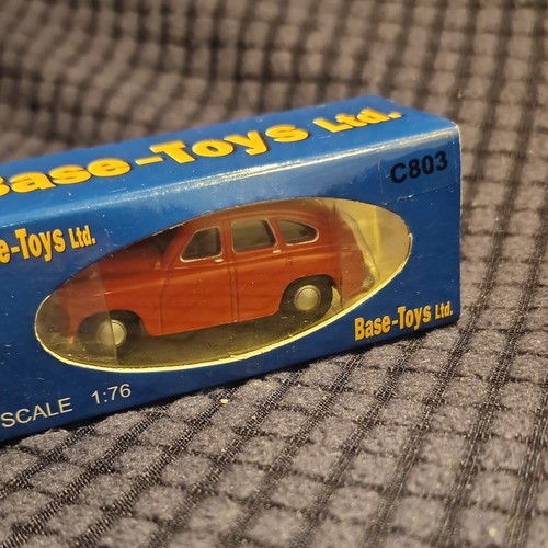 Base toys c803 - base, standard