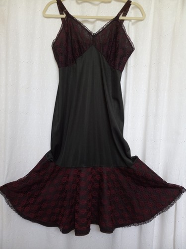 Rare 40s vintage - black, with