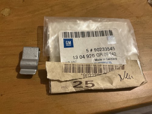 Lotus carlton securing clip - lotus,