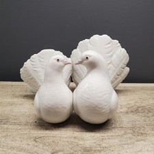 Lladro "Kissing Doves"