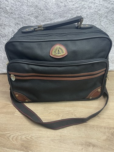 Genuine globe trotter - genuine, travel