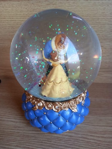 Disney showcase collection - showcase,