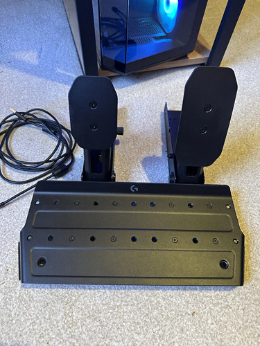 Logitech pedals with load - g,