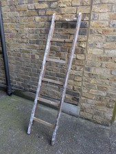 (13) VINTAGE  WOOD 6 RUNG