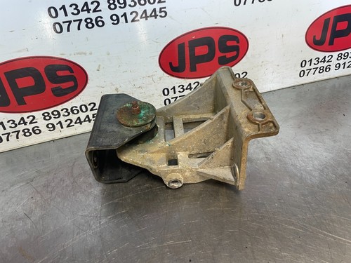 Front engine mount bracket - front, x