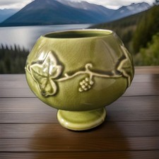 Dartmouth Pottery Grapevine