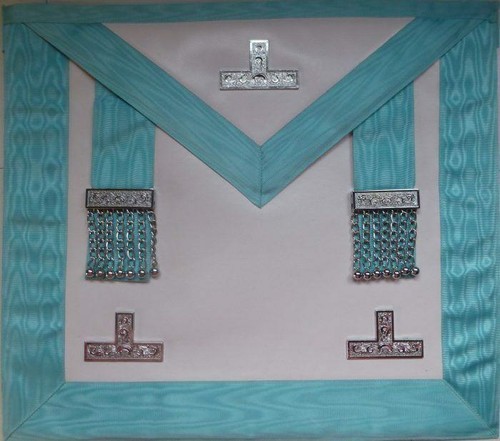 Past worshipful master - /,