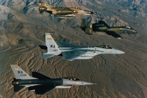 F16 fighting falcons flying - f16,