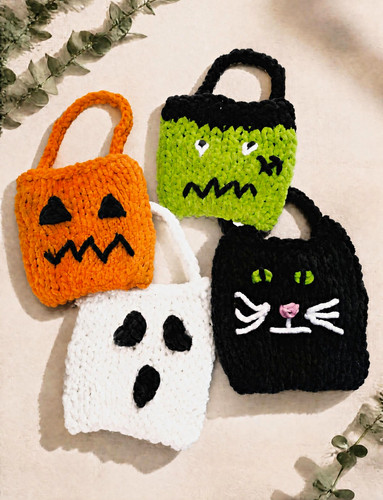 Chunky knit yarn - knit, halloween