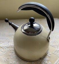 AGA Cream Stove Top Kettle 2.2L Whistling kettle