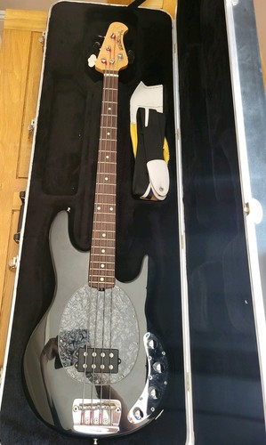 Musicman stingray bass 2006 - stingray,