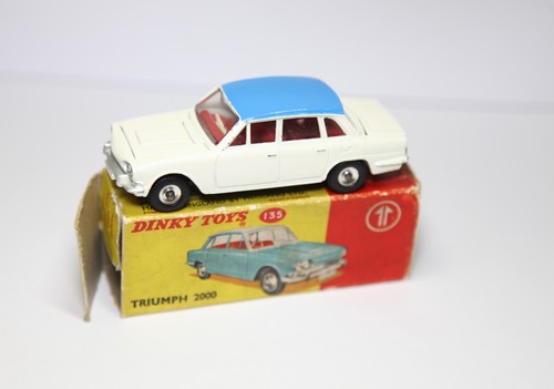 Dinky 135 triumph - triumph, 2000