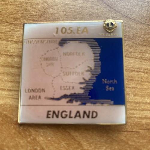 Lions club metal badge - lions,