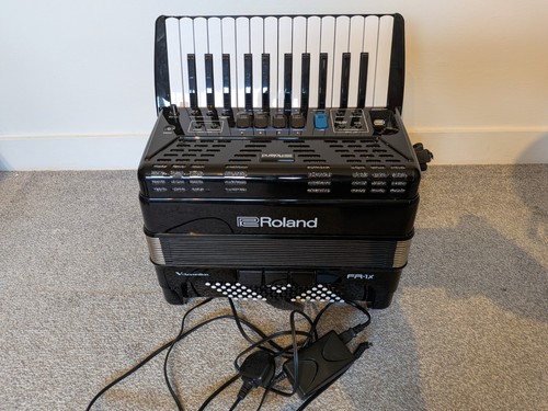 Roland piano accordion - roland, fr-1x