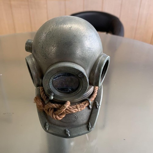 Diving helmet figurine replica - diving,