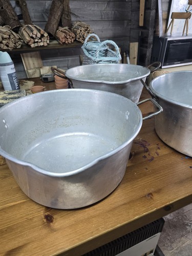 Milk buckets churns metal - milk, buckets/churns